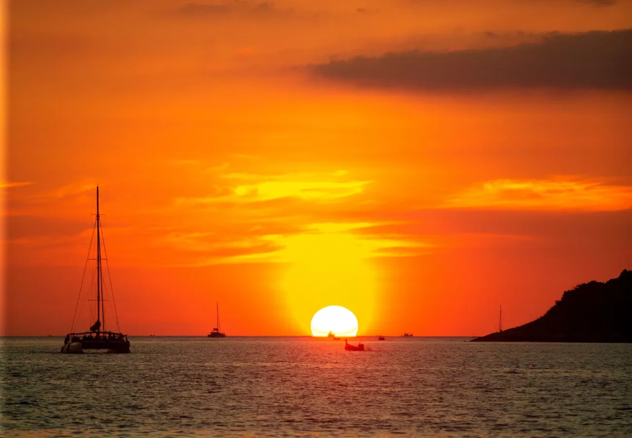 KAHUNG BEACH (CORAL ISLAND) & SUNSET PROMTHEP CAPE