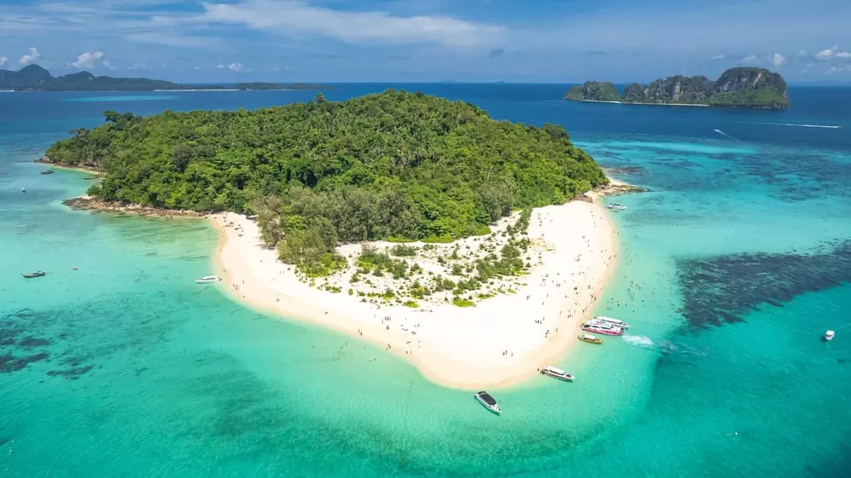 PHI PHI + MAYA BAY + BAMBOO ISLAND BY SPEED CATAMARAN